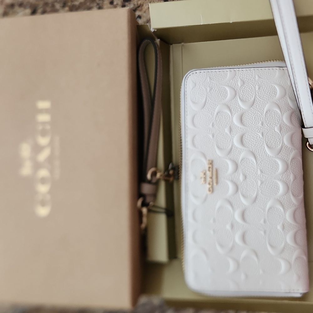 Coach Ivory Embossed Zip Wallet -Brand New